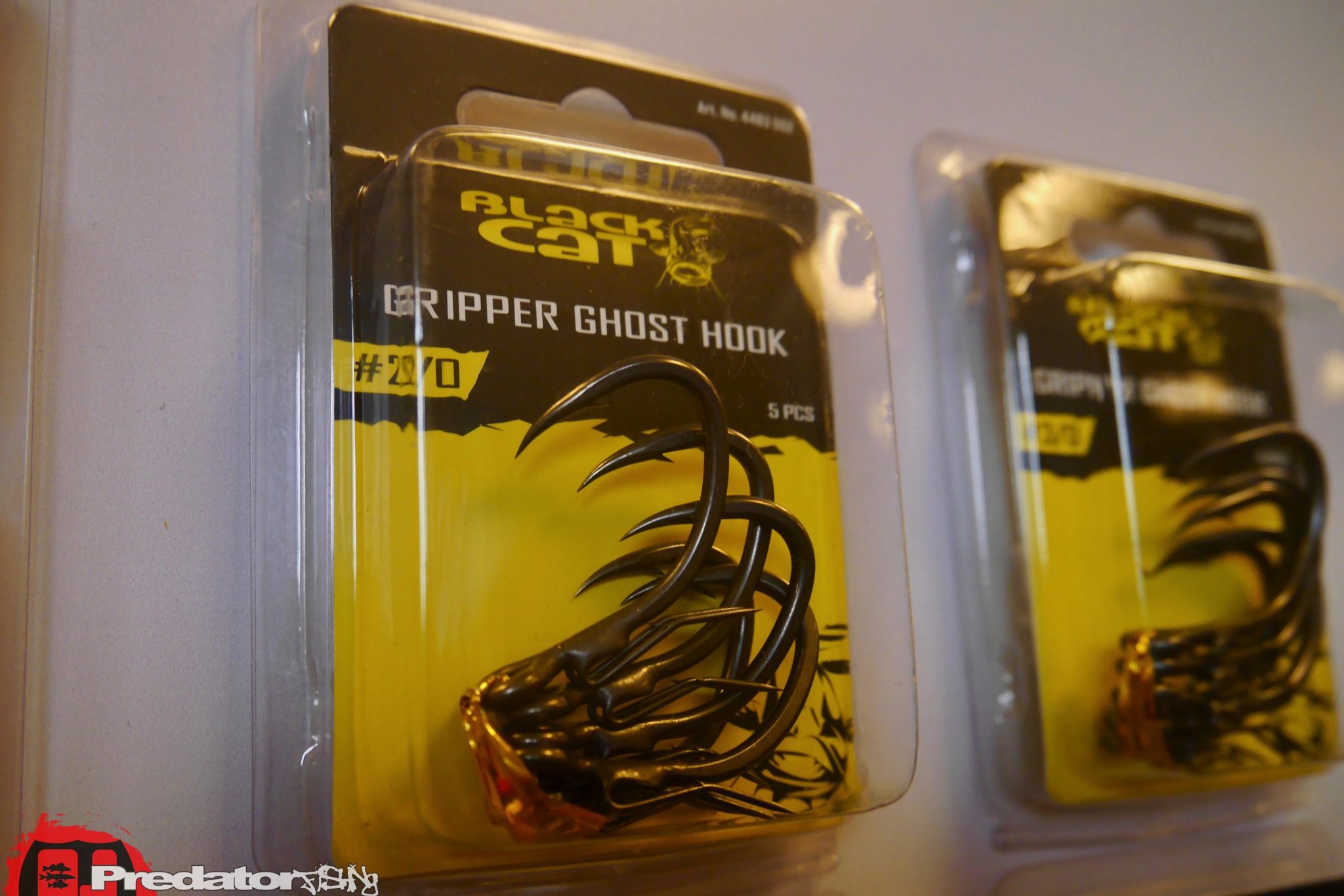 Quantum Black Cat Gripper Ghost Hook - 8-predatorfishing